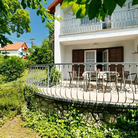 Vakantiehuis Iris By Interhome